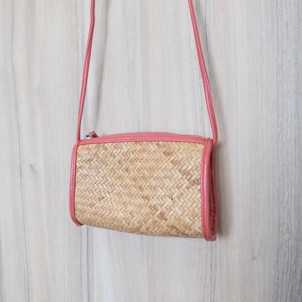 Urban Outfitters Woven Straw Crossbody Bag OS Coral Small Beach Boho Coastal